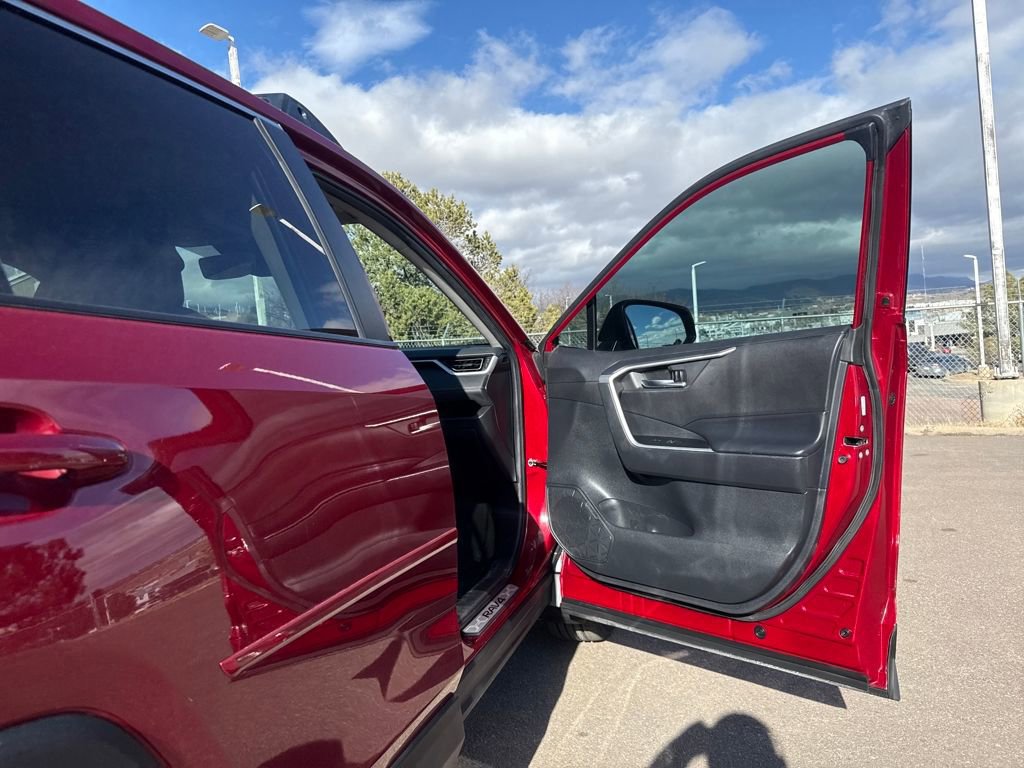 Used 2024 Toyota RAV4 XLE w/ Convenience Package image 29