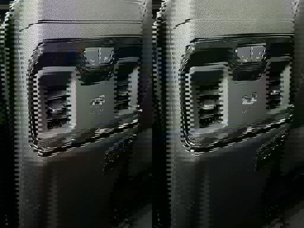 Used 2025 GMC Sierra 1500 AT4 w/ Technology Package image 16