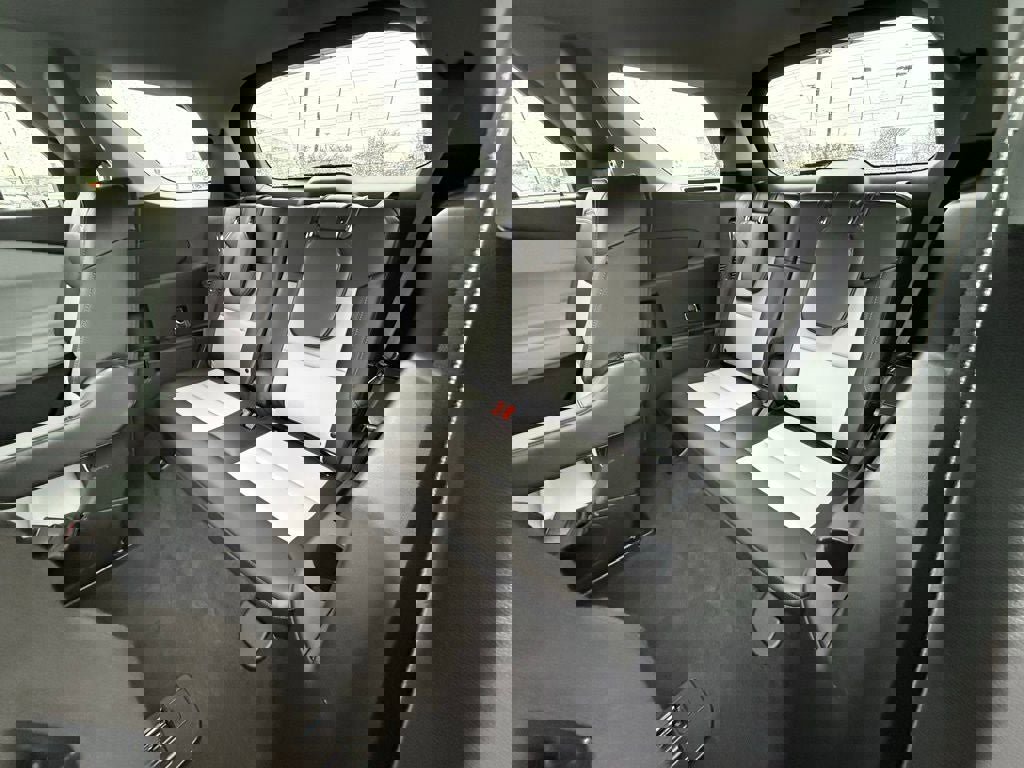 Certified 2022 Ford Explorer XLT w/ Equipment Group 202A image 11