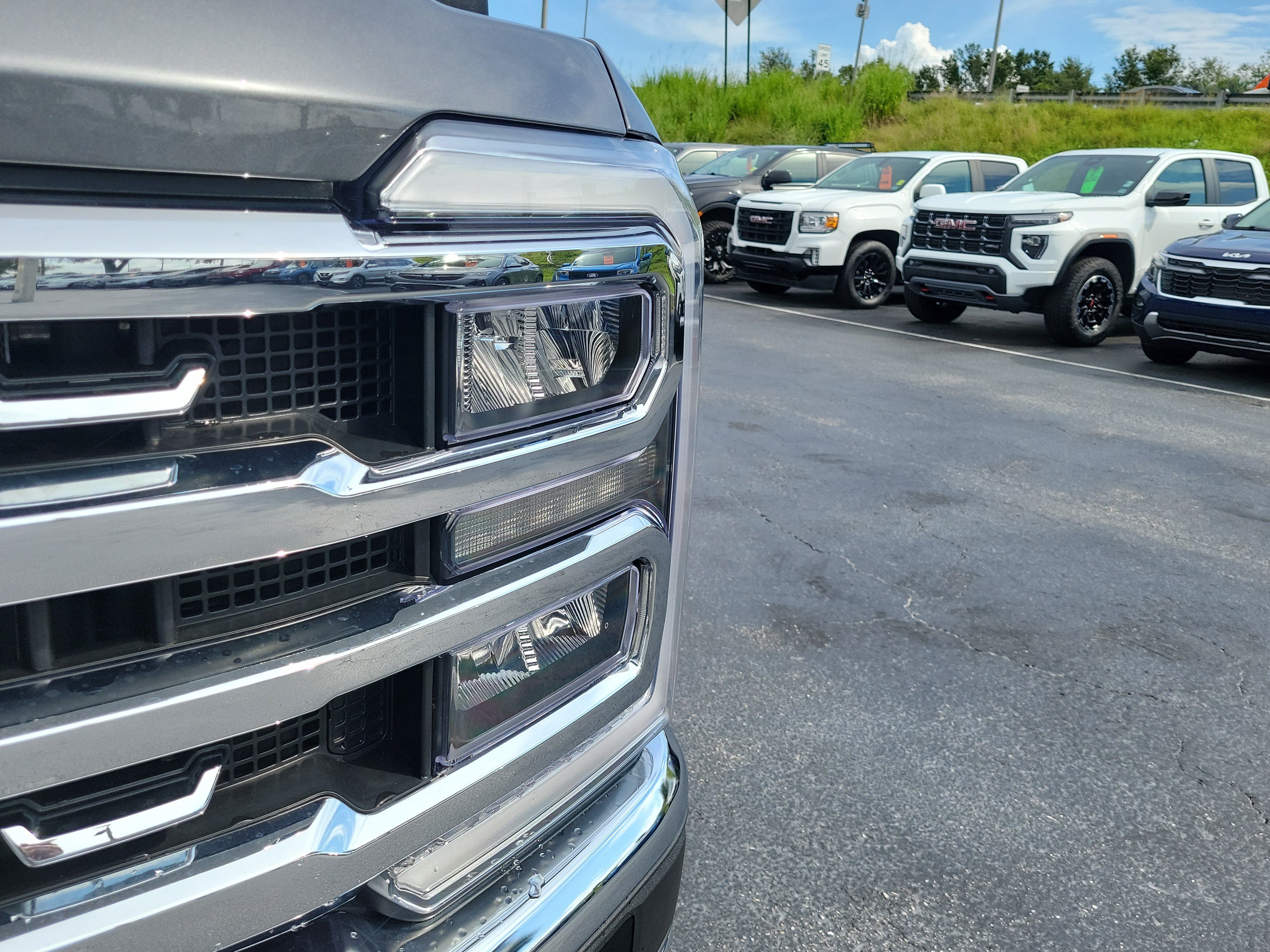 Certified 2025 Ford F350 Lariat w/ Chrome Package AWD/4WD image 3