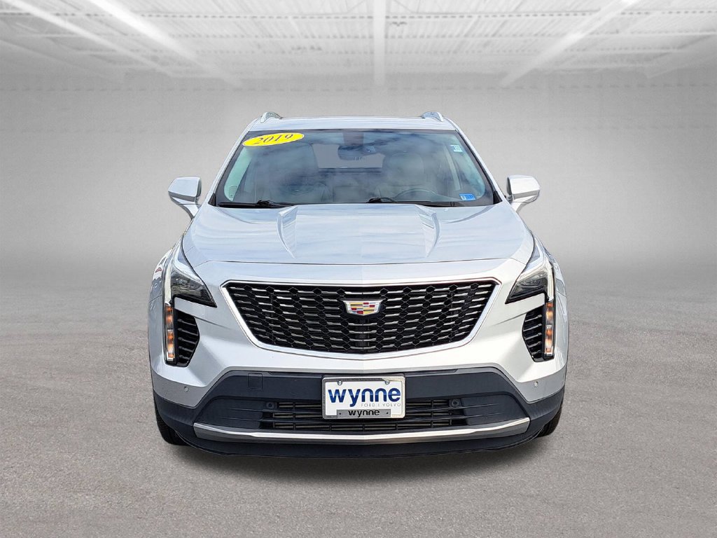 Used 2019 Cadillac XT4 Premium Luxury FWD image 2