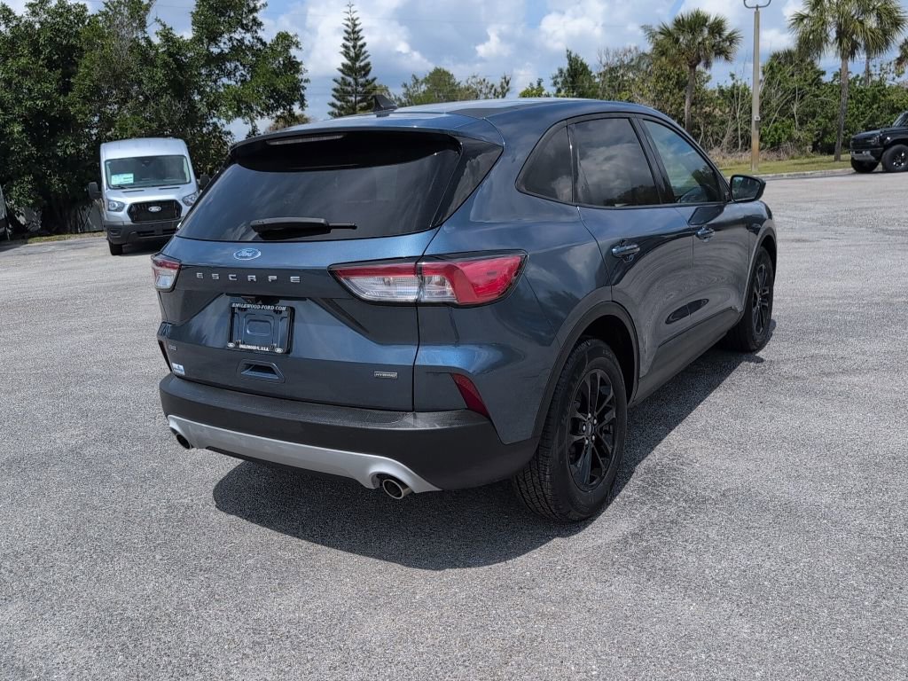Certified 2020 Ford Escape SE Sport FWD image 3