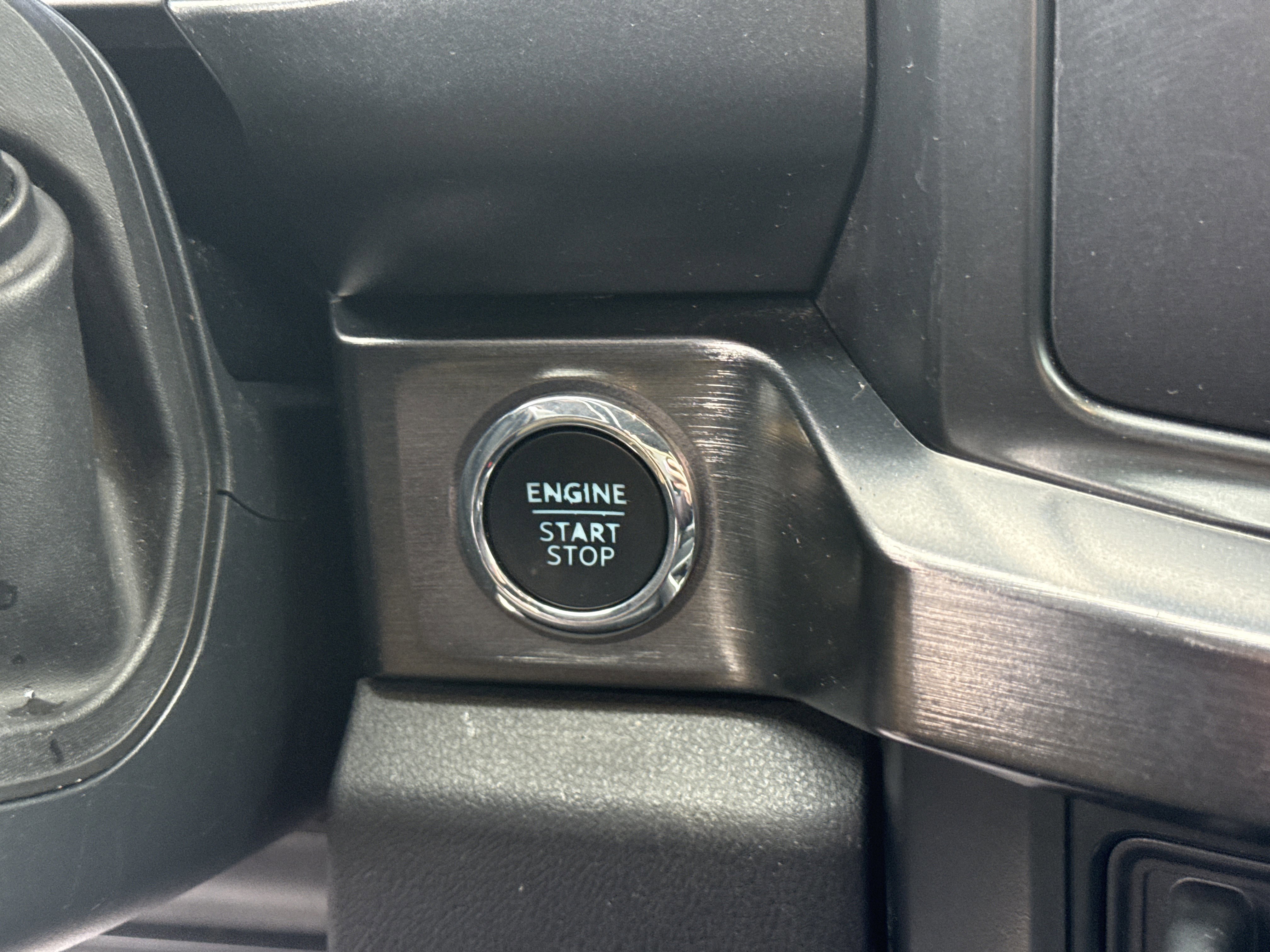 Certified 2023 Ford F350 Lariat w/ Chrome Package image 30