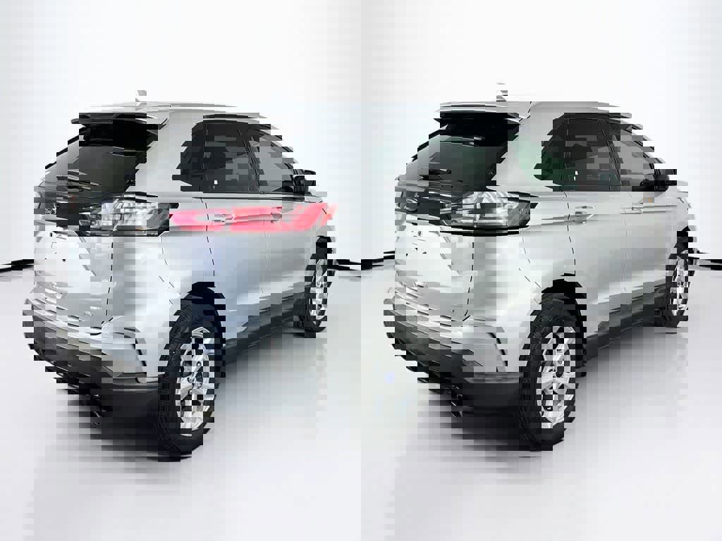 Certified 2019 Ford Edge SE FWD image 5
