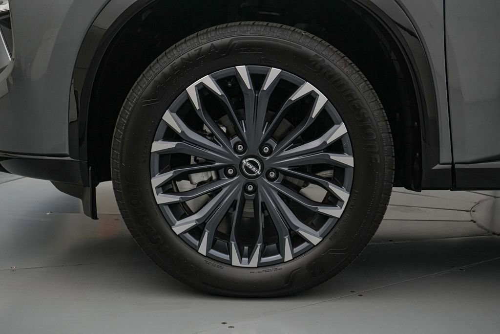 Used 2025 Nissan Rogue Platinum AWD/4WD image 10