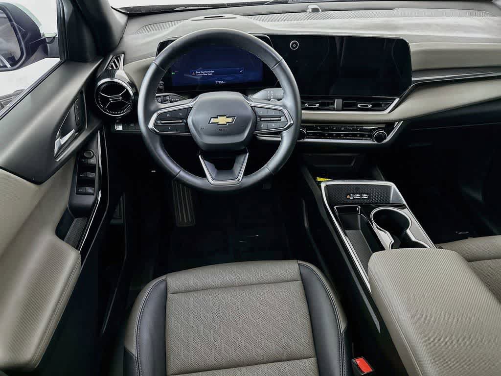 Used 2025 Chevrolet Equinox LT w/ Convenience Package II FWD image 10