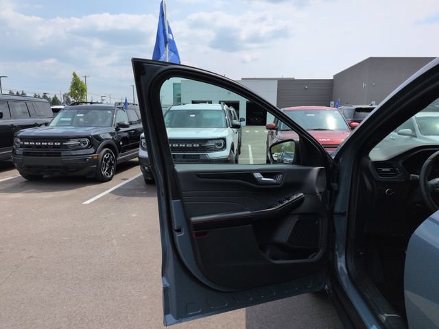 Certified 2024 Ford Escape ST-Line w/ Tech Pack #1 AWD/4WD image 27