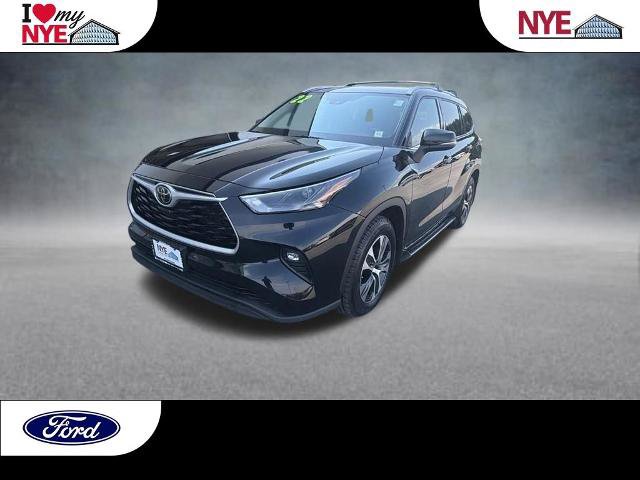 Used 2022 Toyota Highlander XLE