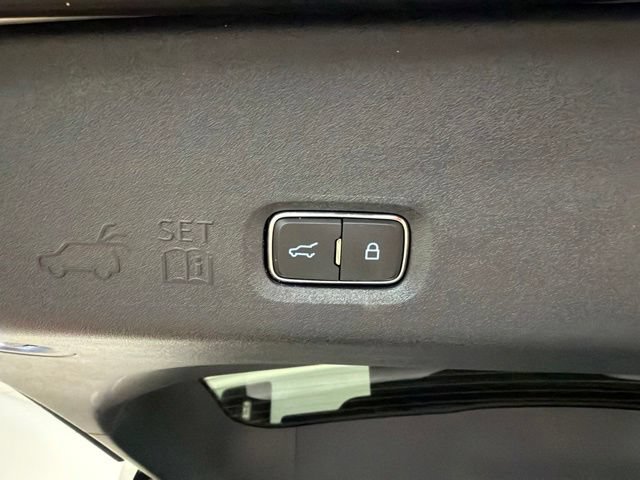 Certified 2025 Ford Expedition Active AWD/4WD image 38