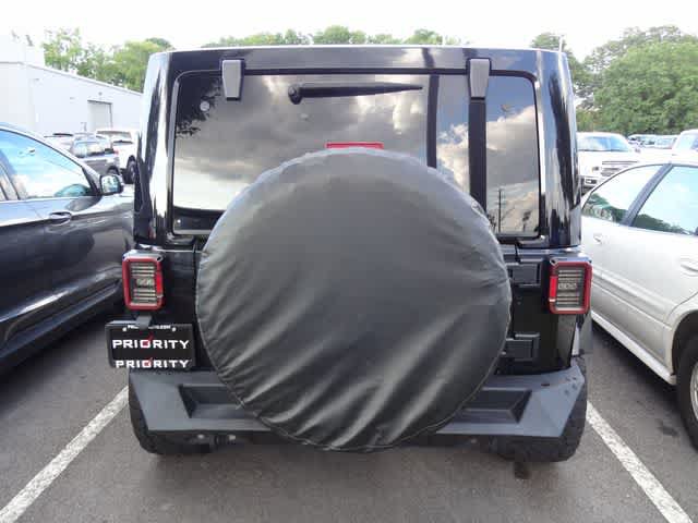 Used 2017 Jeep Wrangler Unlimited Sahara w/ Connectivity Group AWD/4WD image 6