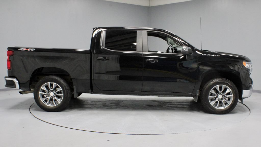 Used 2025 Chevrolet Silverado 1500 LT AWD/4WD image 12