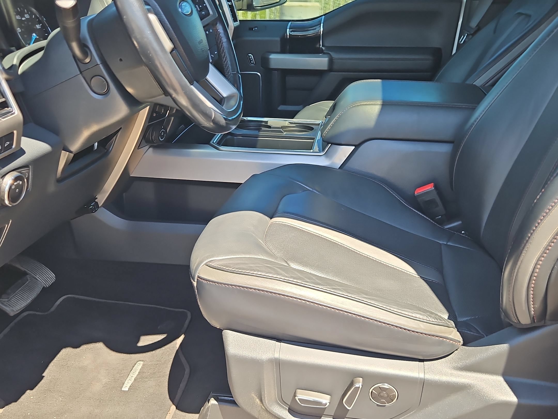 Certified 2022 Ford F450 Platinum AWD/4WD image 22