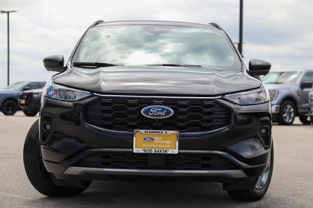 Certified 2023 Ford Escape ST-Line Select w/ Tech Pack #2 AWD/4WD image 2