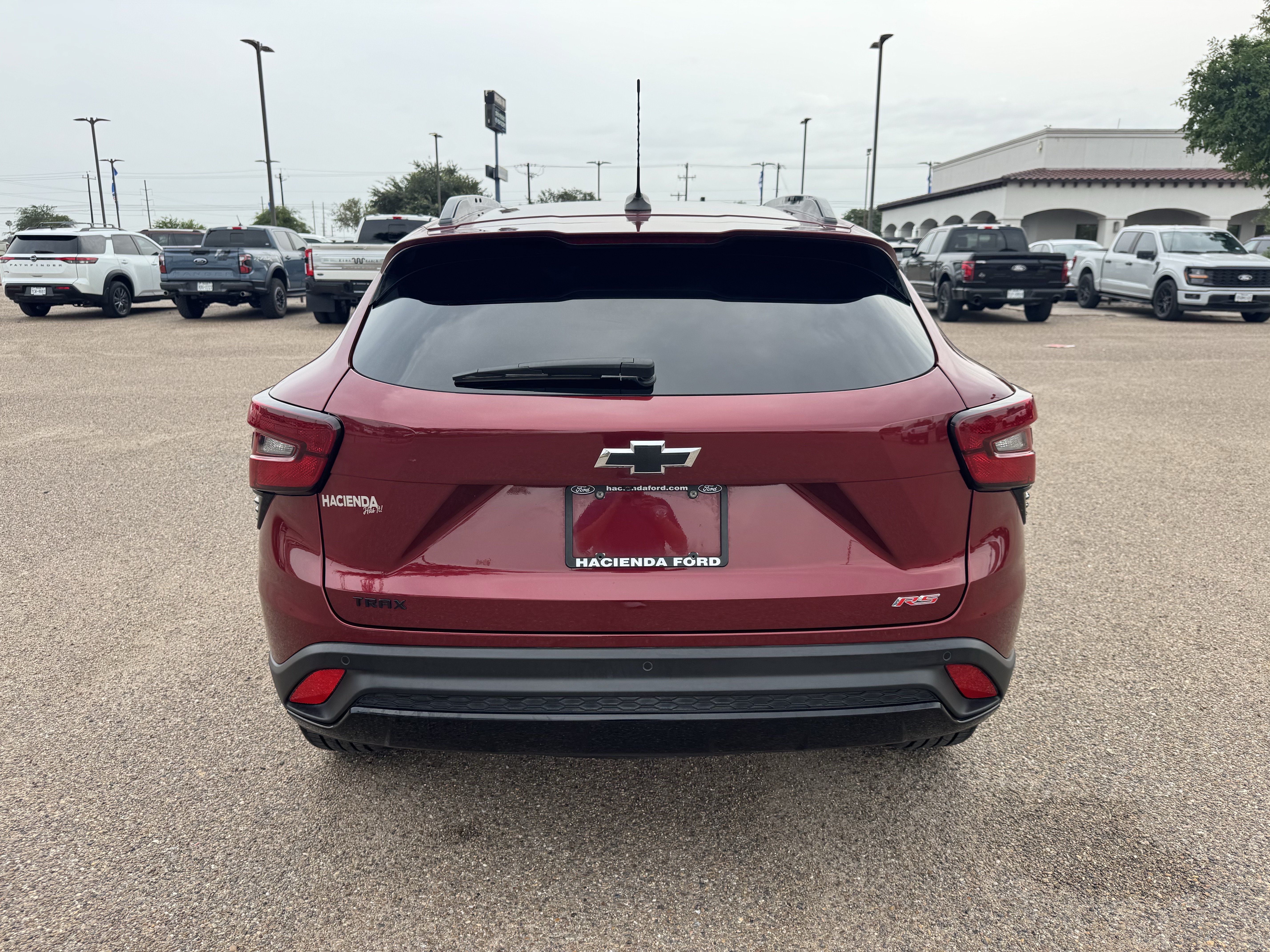 Used 2025 Chevrolet Trax RS w/ Sunroof Package FWD image 3
