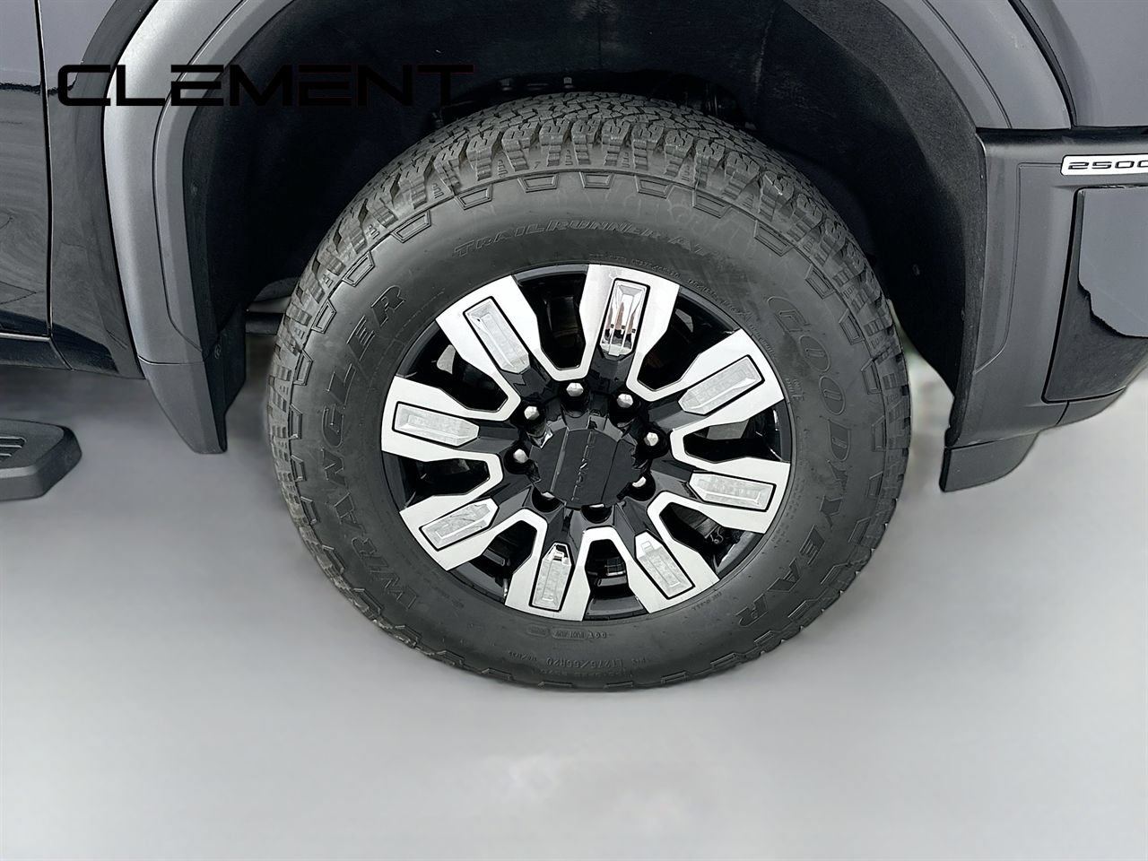 Used 2024 GMC Sierra 2500 Denali AWD/4WD image 37