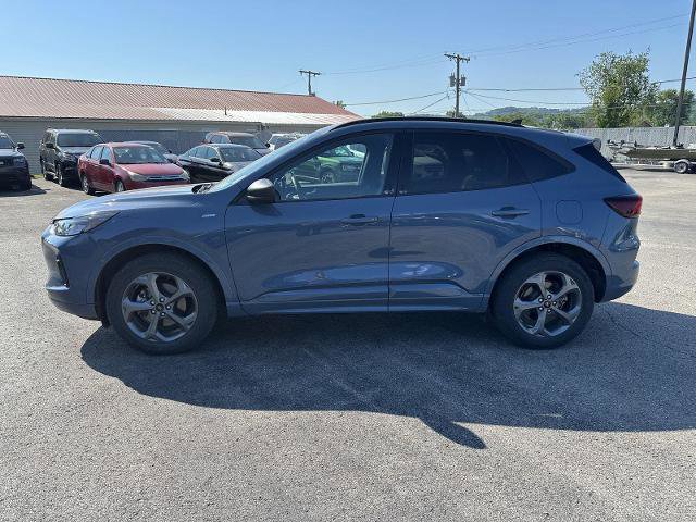 Certified 2024 Ford Escape ST-Line w/ Tech Pack #1 AWD/4WD image 3