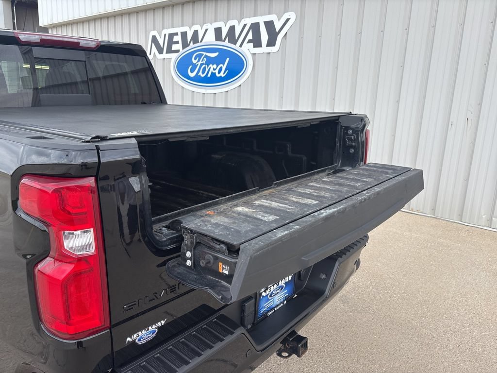 Used 2024 Chevrolet Silverado 1500 RST AWD/4WD image 10