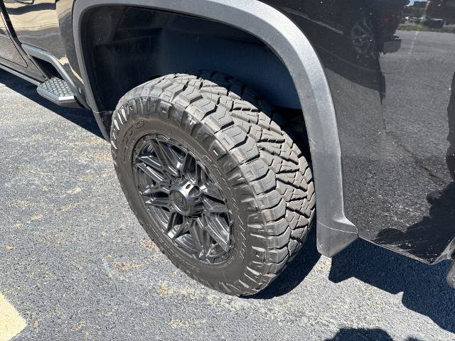 Used 2025 Chevrolet Silverado 2500 LT w/ Trail Boss Package AWD/4WD image 3
