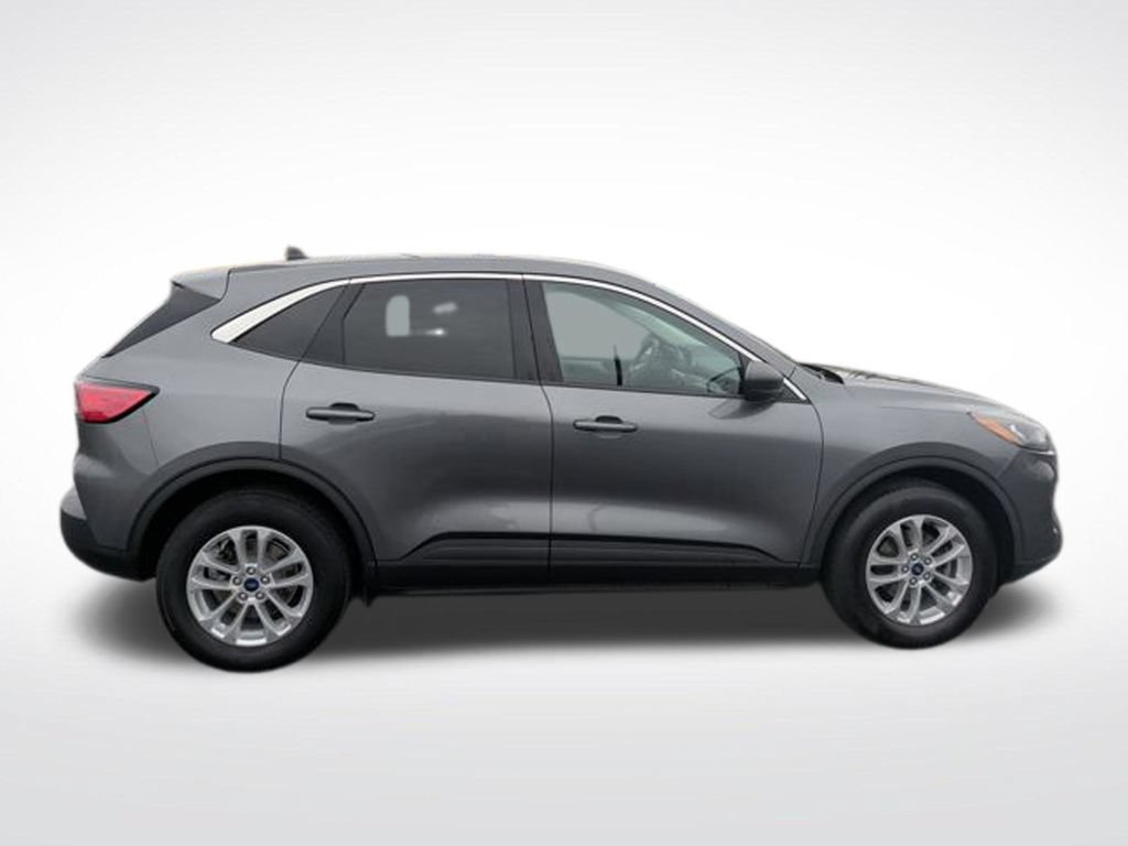 Certified 2022 Ford Escape SE w/ Cold Weather Package AWD/4WD image 9