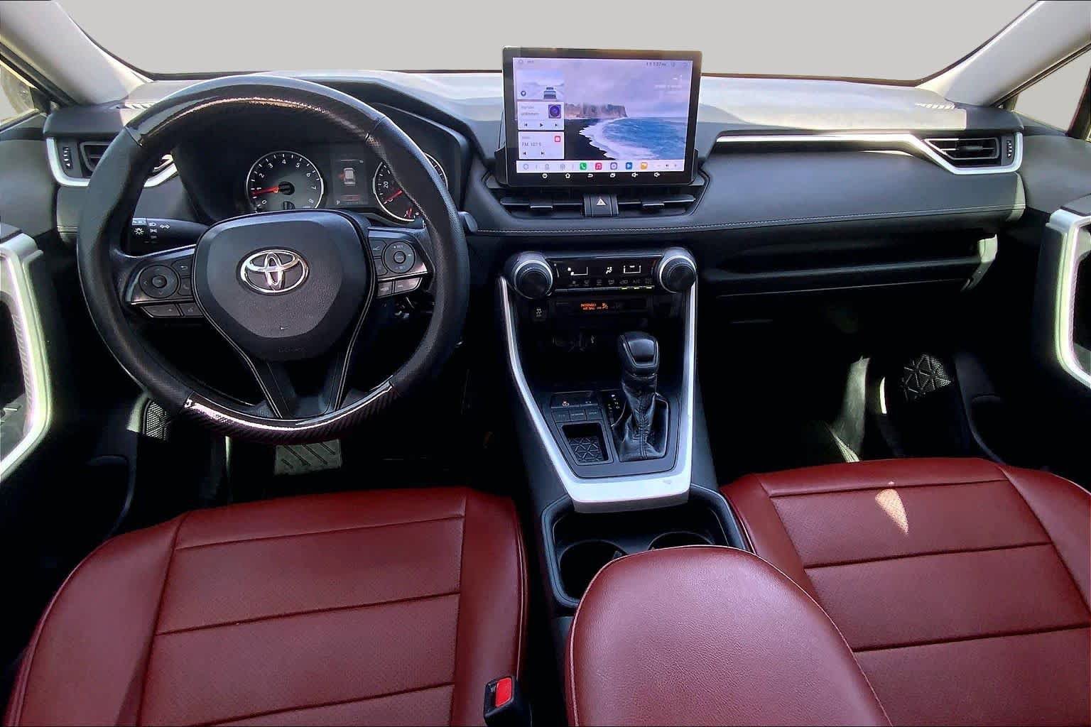 Used 2020 Toyota RAV4 LE FWD image 16