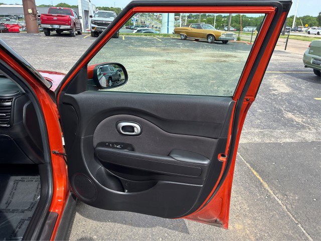 Used 2018 Kia Soul + FWD image 19