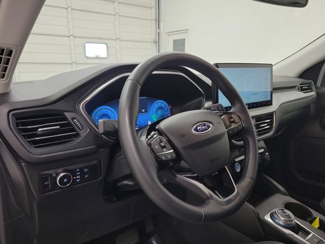 Certified 2025 Ford Escape Platinum AWD/4WD image 20
