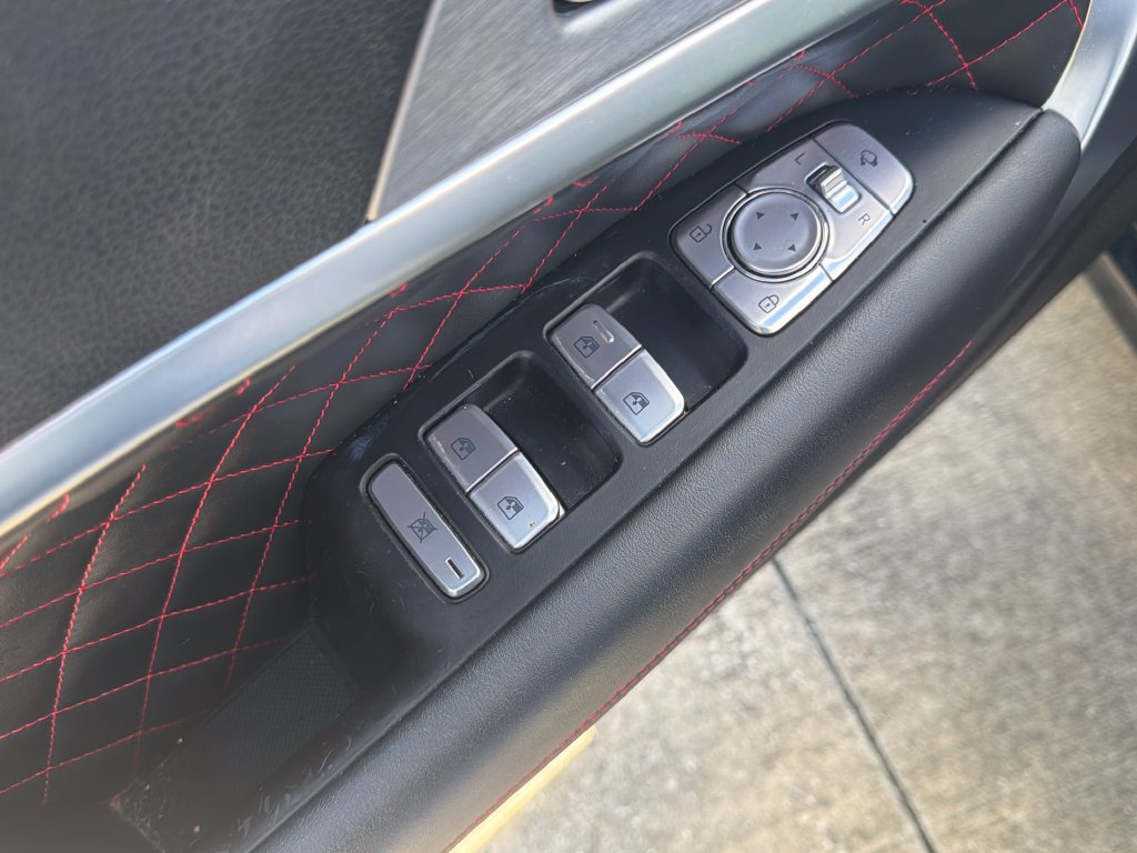 Used 2021 Genesis G70 3.3T w/ Sport Package RWD image 17