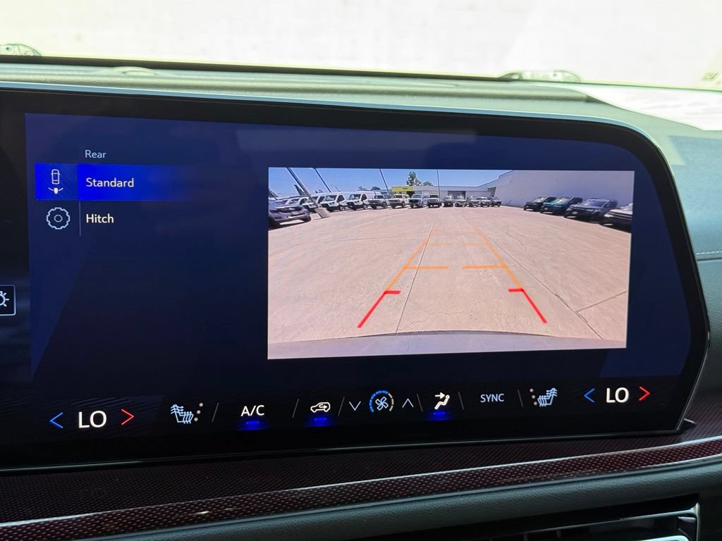 Used 2025 Chevrolet Traverse Z71 AWD/4WD image 11