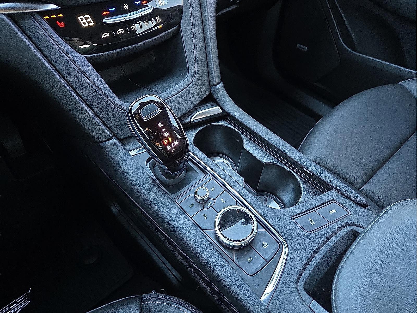 Used 2024 Cadillac XT6 Luxury image 25