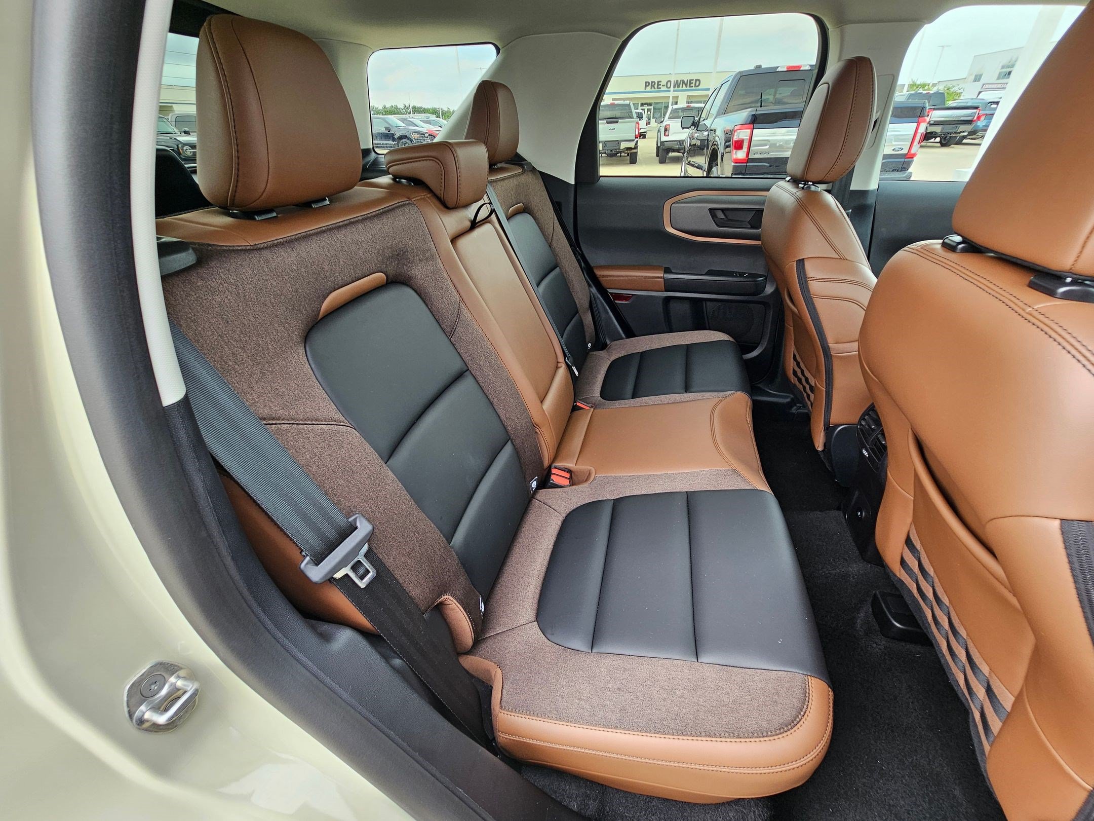 Certified 2025 Ford Bronco Sport Outer Banks w/ Outer Banks Tech Package+ AWD/4WD image 59