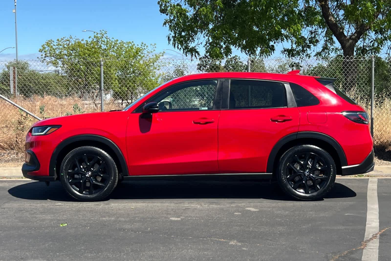 Used 2024 Honda HR-V Sport image 2