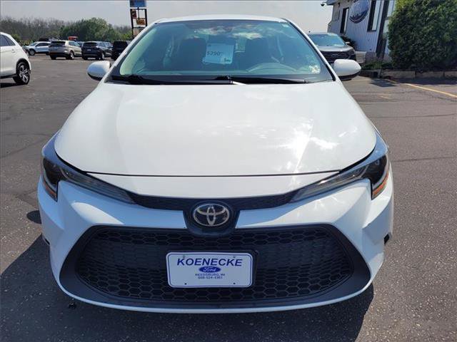 Used 2021 Toyota Corolla LE FWD image 3