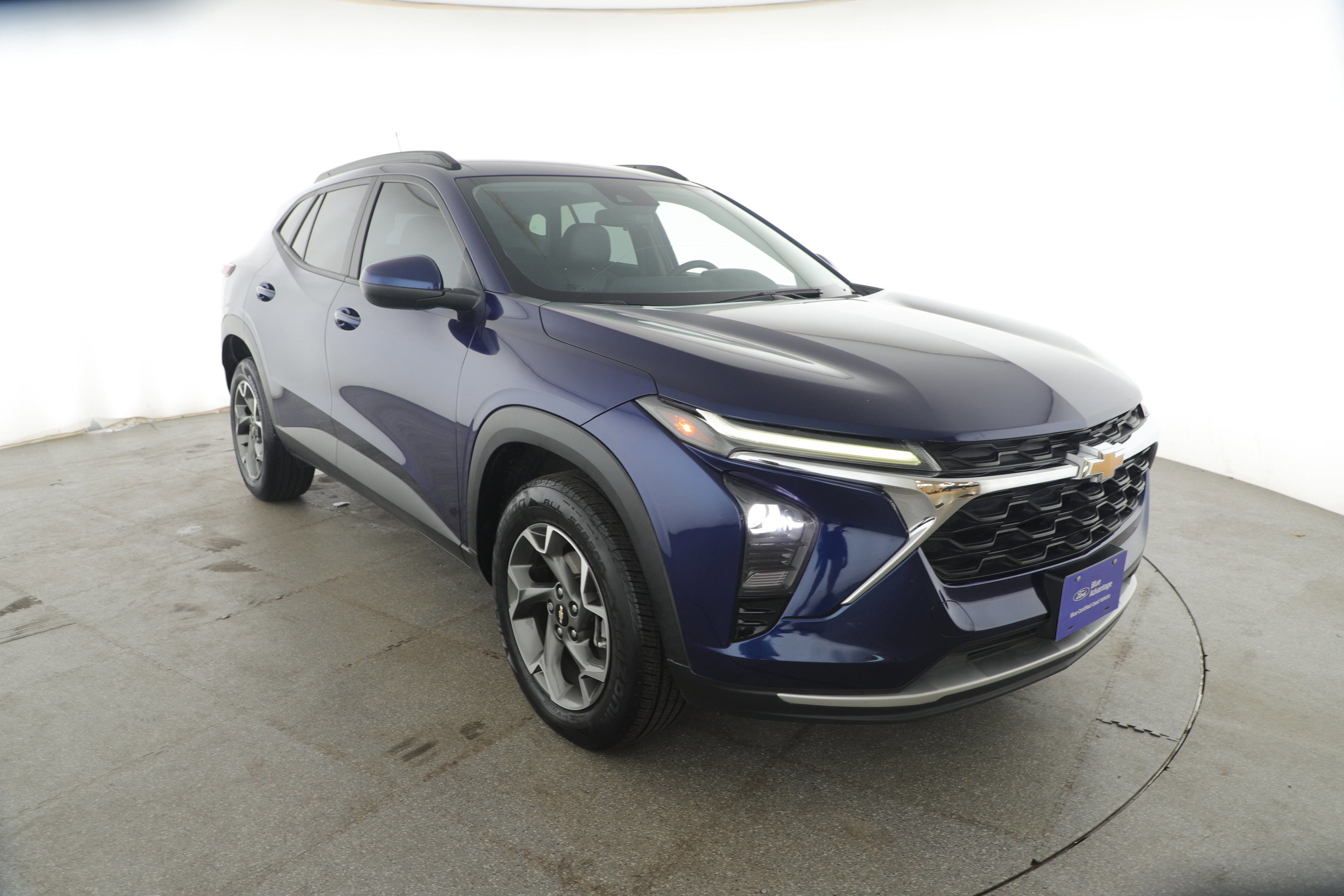 Used 2024 Chevrolet Trax LT w/ Driver Confidence Package image 3