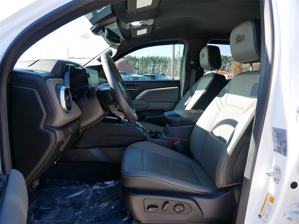 Used 2024 Chevrolet Colorado ZR2 w/ ZR2 Bison Edition image 15