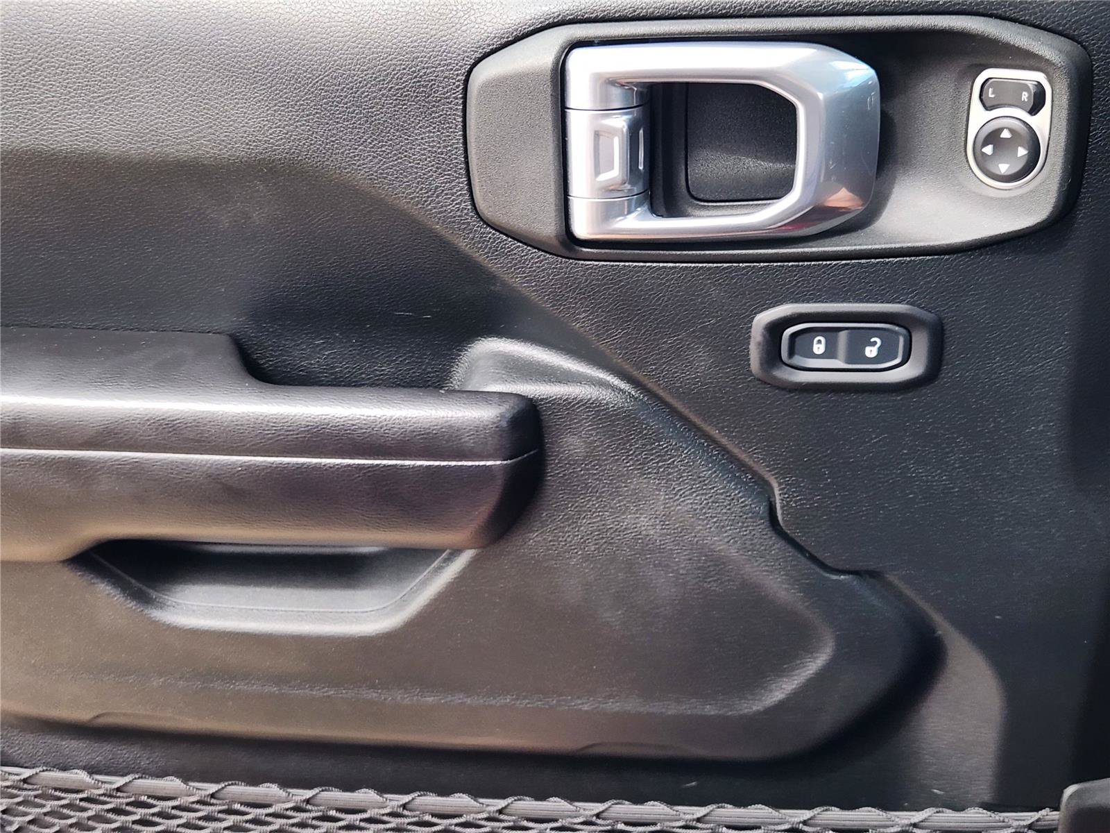 Used 2021 Jeep Gladiator Sport AWD/4WD image 26