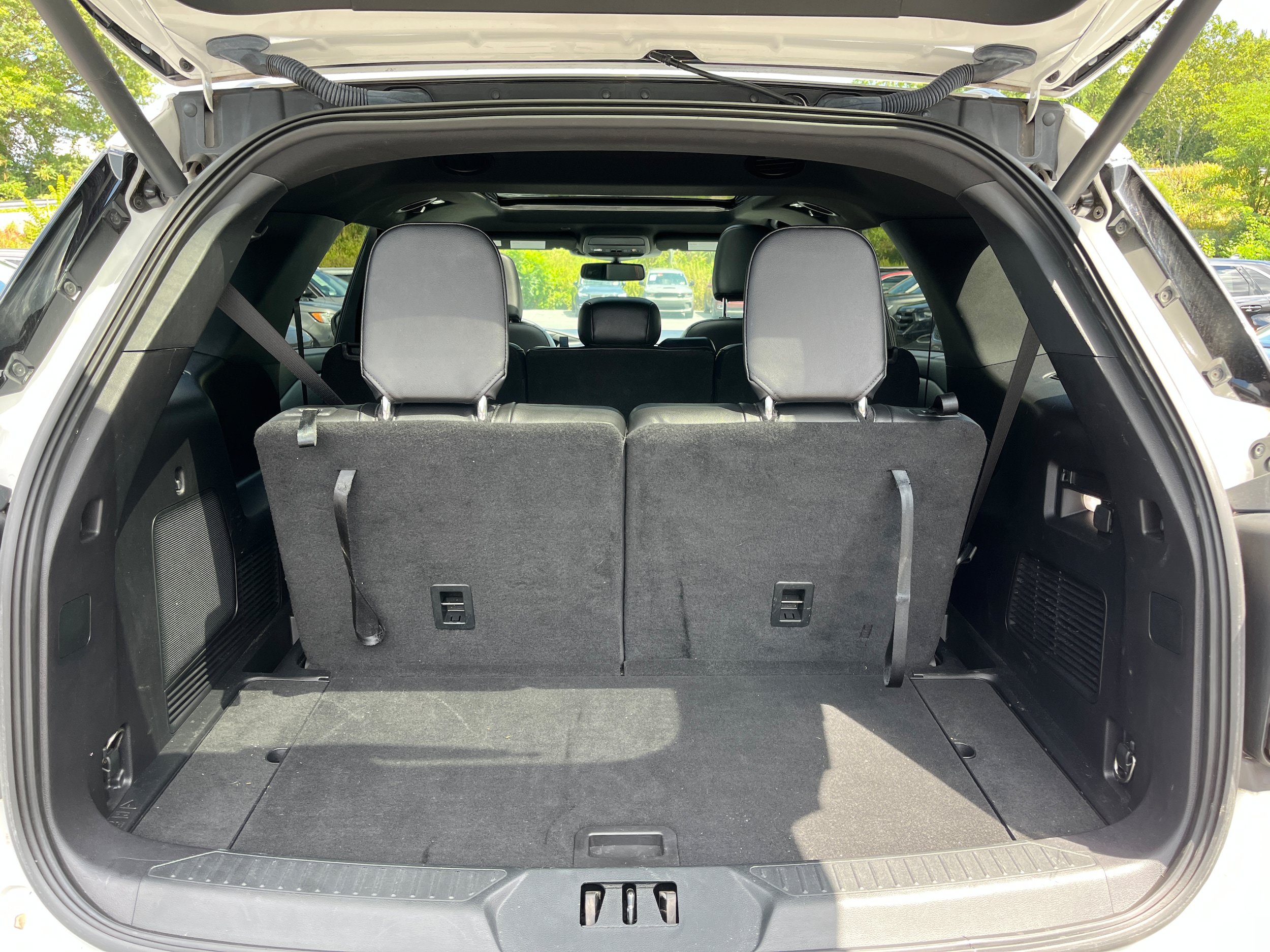 Certified 2022 Ford Explorer ST-Line w/ Class IV Trailer Tow Package AWD/4WD image 12