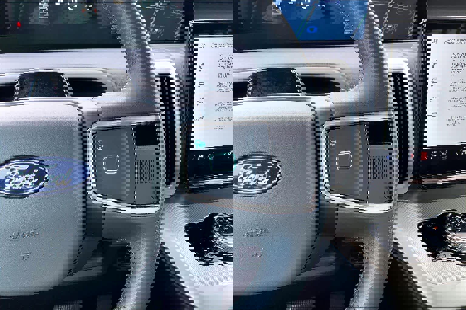 Certified 2025 Ford Expedition Active image 24