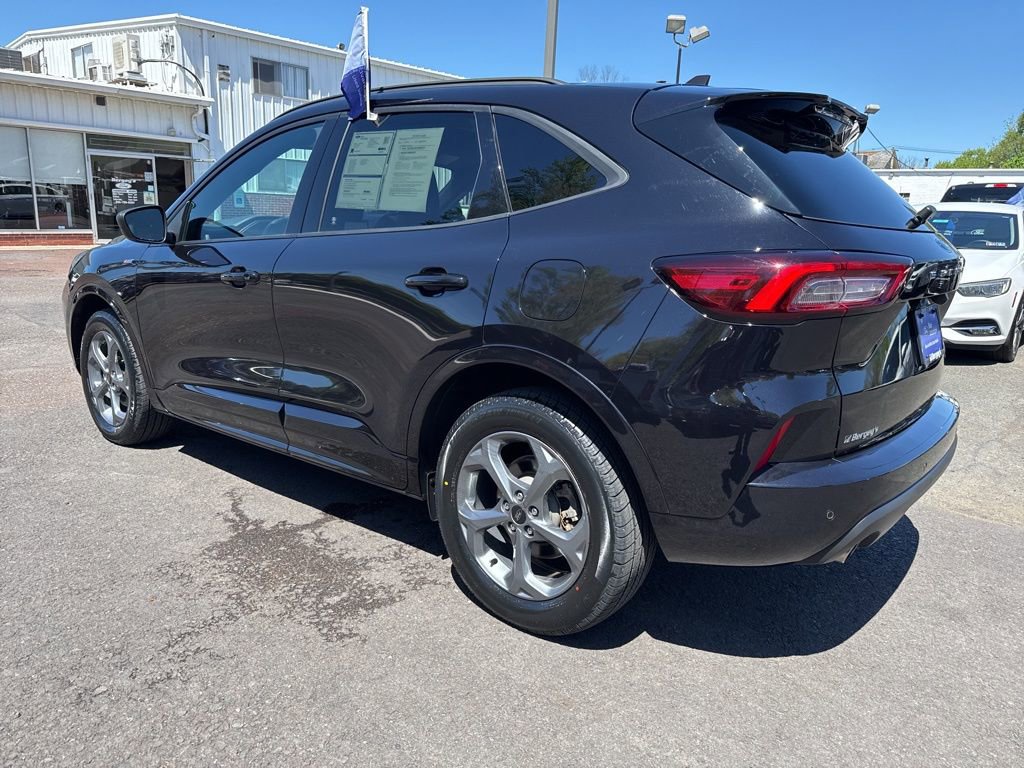 Certified 2023 Ford Escape ST-Line w/ Tech Pack #1 AWD/4WD image 7