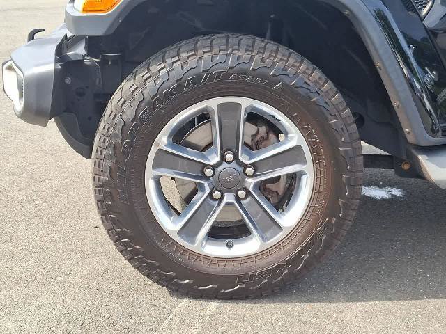 Used 2018 Jeep Wrangler Unlimited Sahara w/ Dual Top Group AWD/4WD image 30