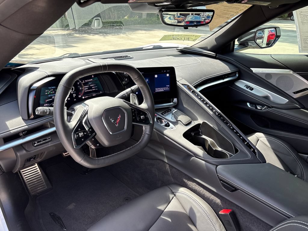 Used 2024 Chevrolet Corvette Stingray Preferred Cpe w/ Body-Color Dual Roof Package RWD image 6