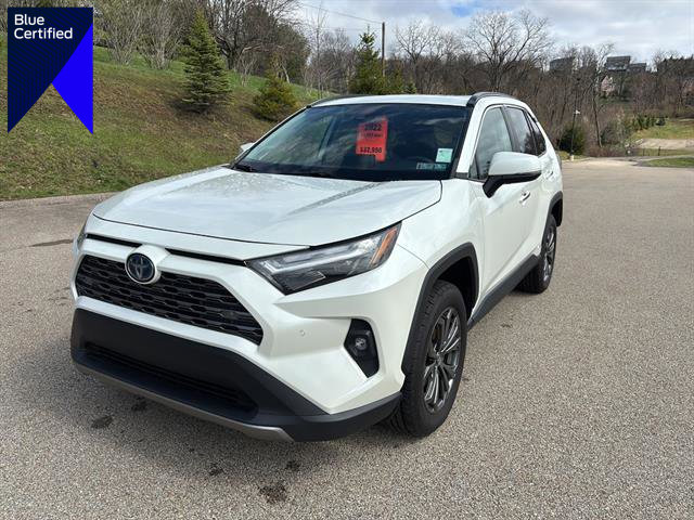 Used 2022 Toyota RAV4 Limited image 1