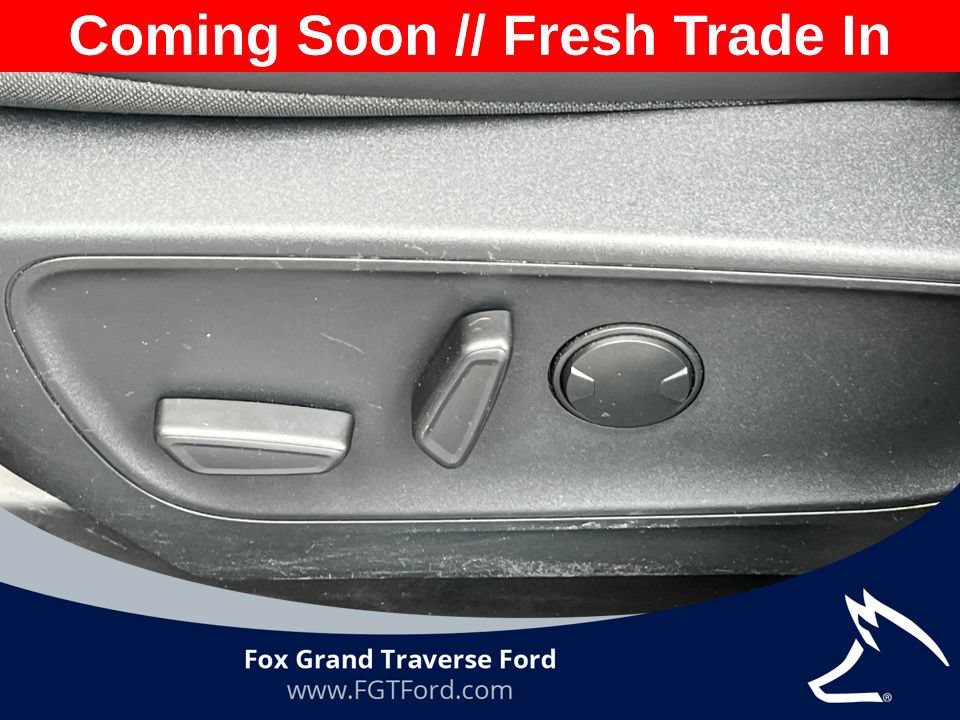 Certified 2025 Ford Escape ST-Line Select AWD/4WD image 9