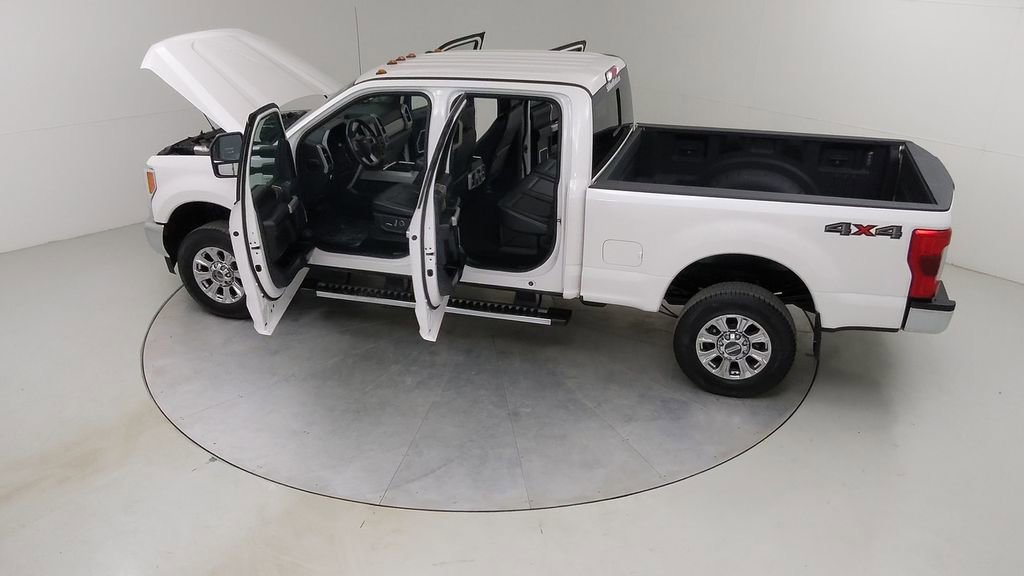 Certified 2018 Ford F250 Lariat w/ Chrome Package image 56