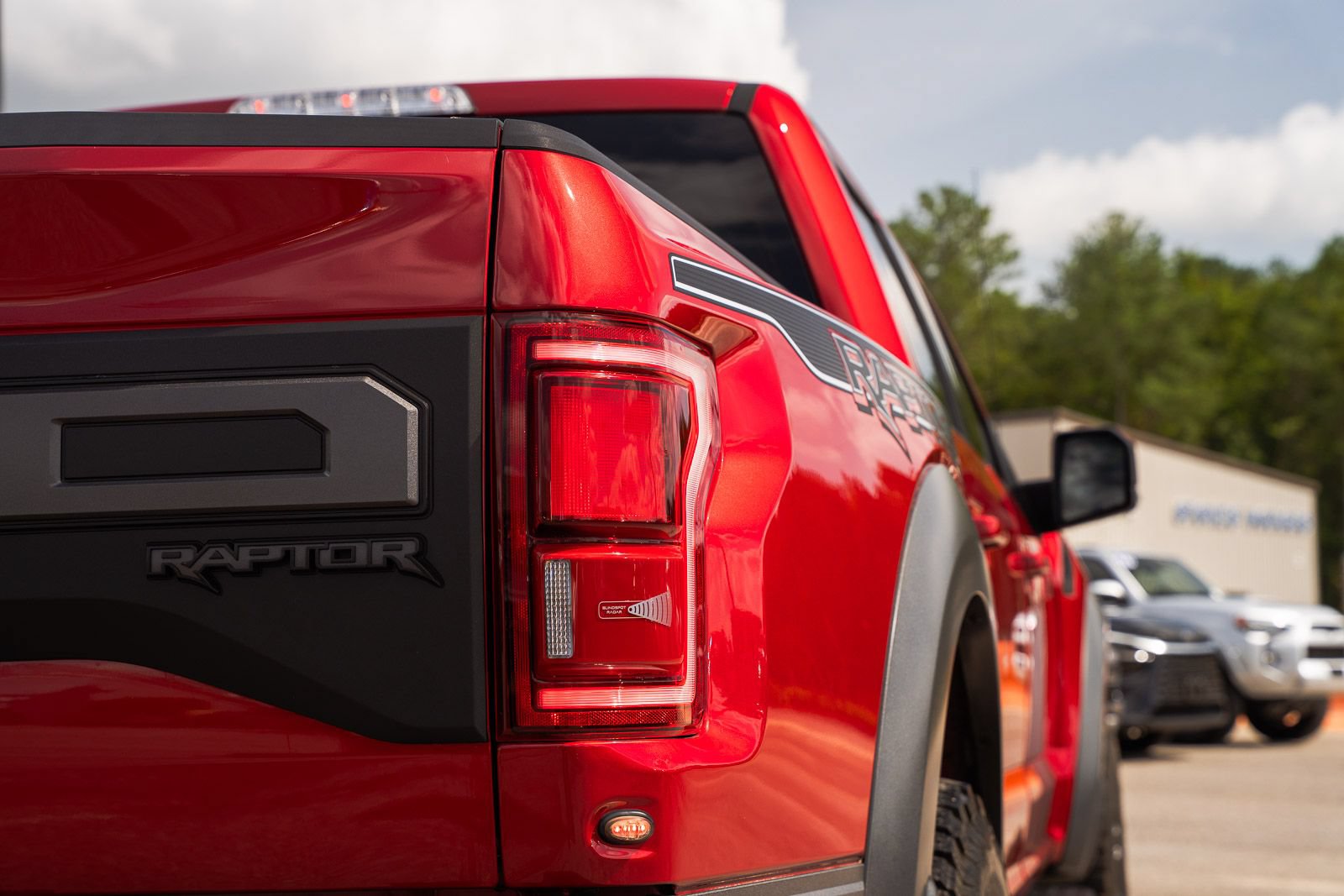 Certified 2020 Ford F150 Raptor w/ Equipment Group 802A Luxury AWD/4WD image 30
