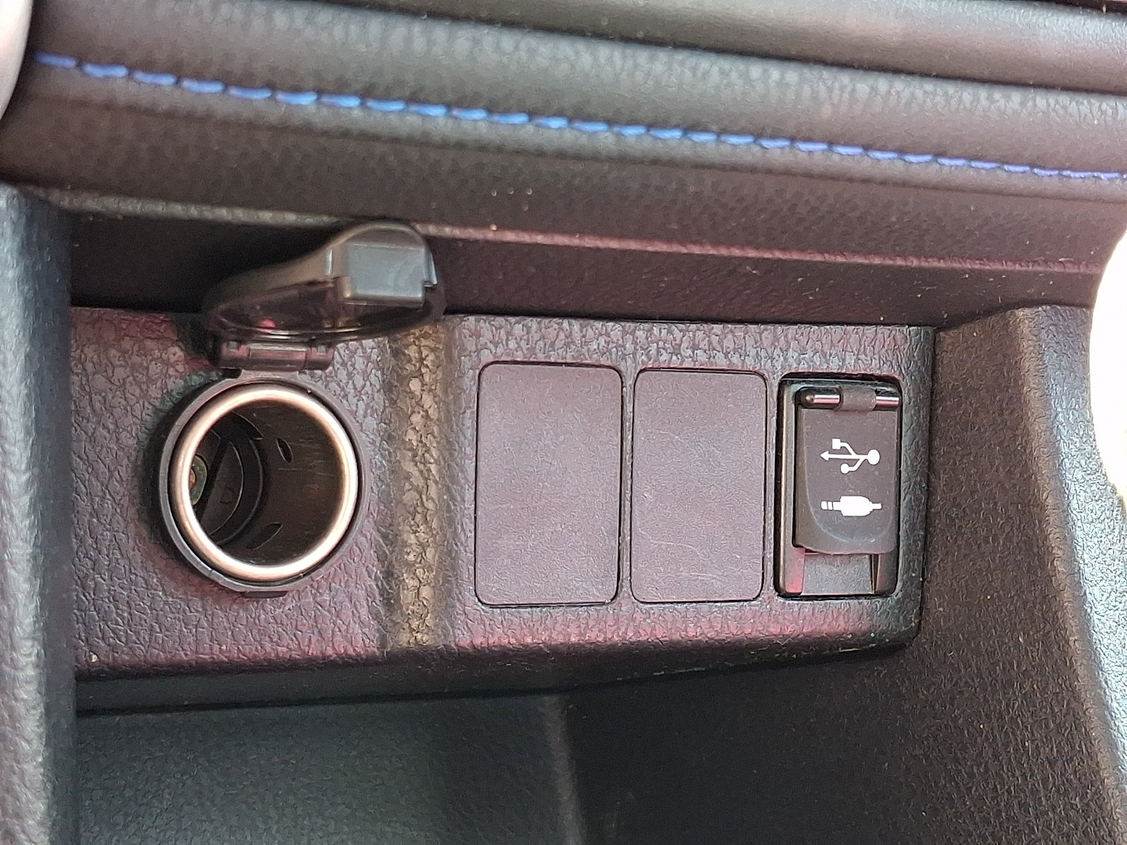 Used 2019 Toyota Corolla SE w/ SE Premium Package FWD image 26