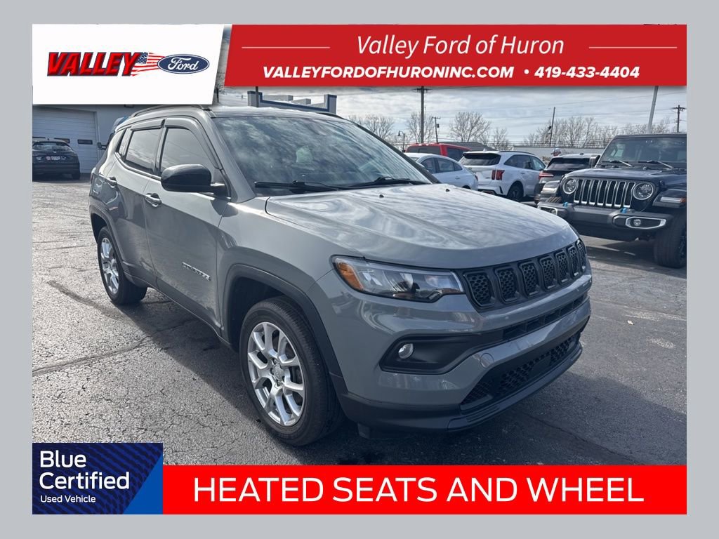 Used 2023 Jeep Compass Latitude image 1