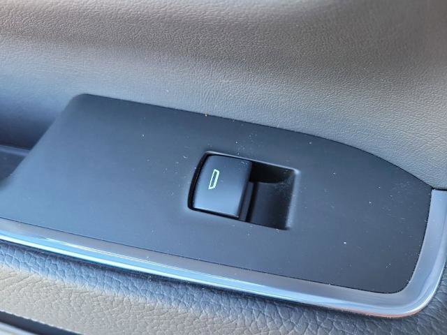 Used 2025 GMC Sierra 2500 Denali w/ Technology Package image 16