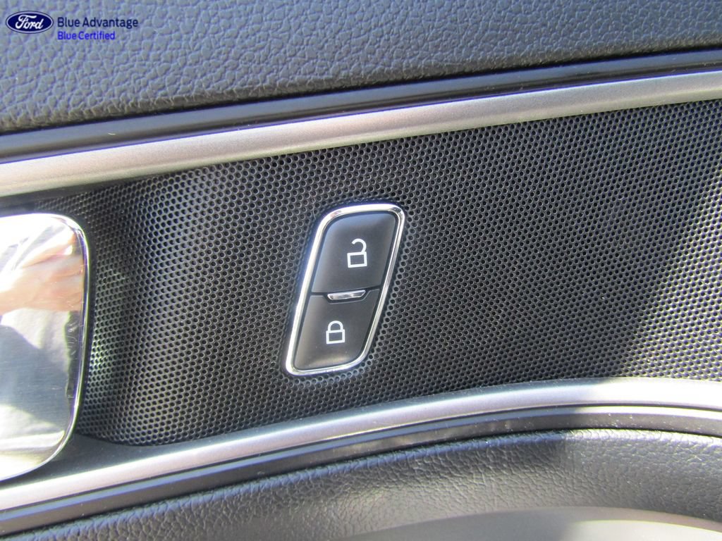 Certified 2019 Ford Explorer XLT w/ Equipment Group 202A AWD/4WD image 30