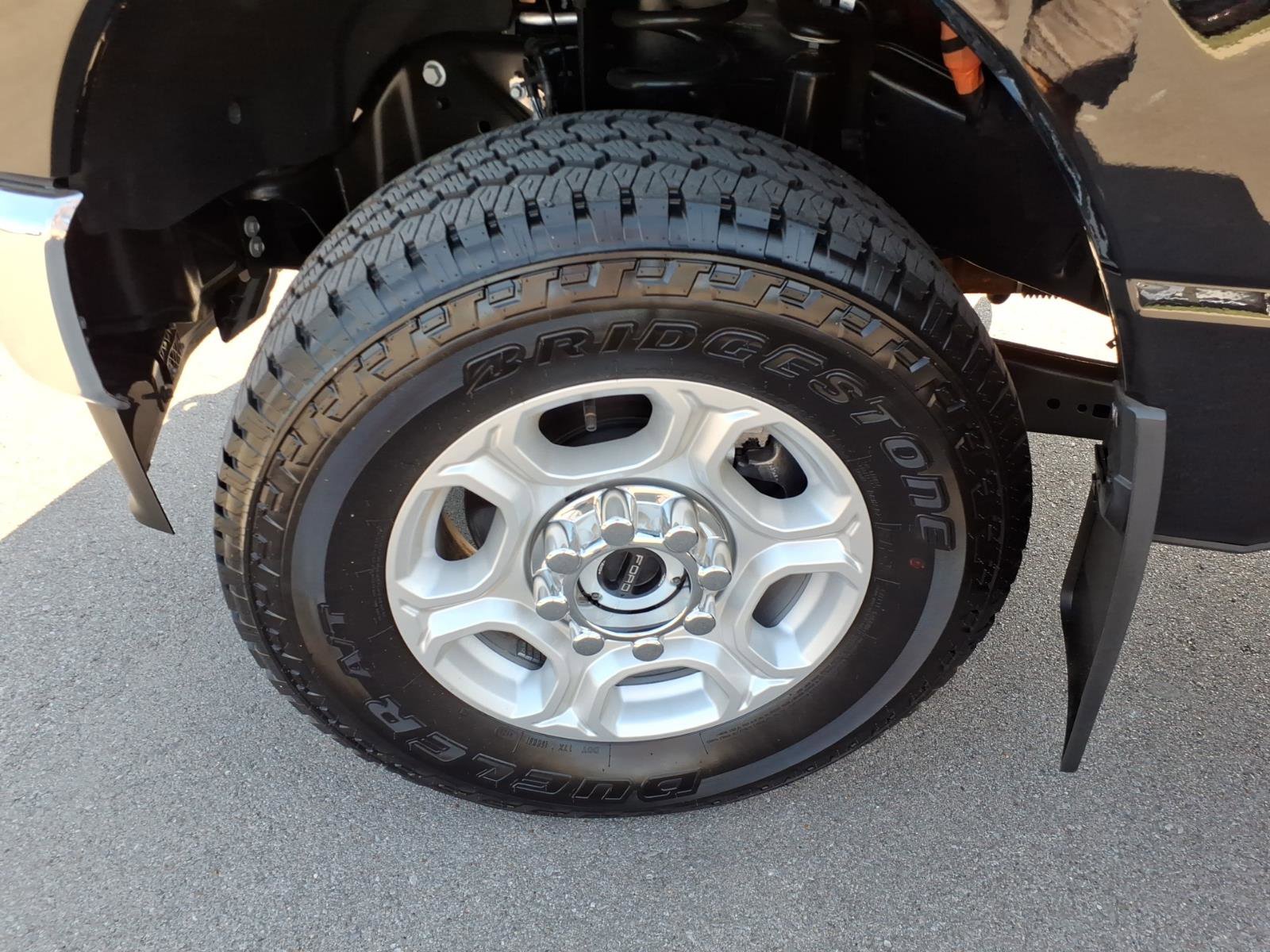 Certified 2026 Ford F250 XLT w/ FX4 Off-Road Package AWD/4WD image 9