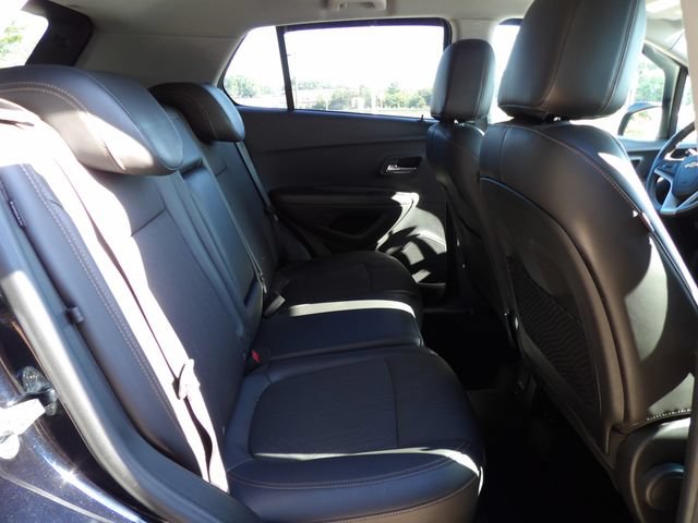 Used 2021 Chevrolet Trax LT w/ Driver Confidence Package FWD image 11